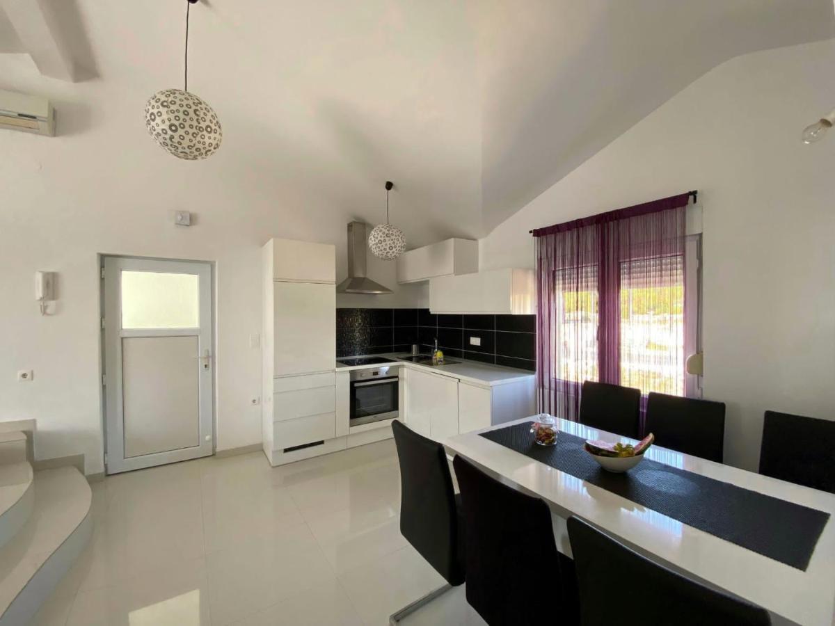 Apartments With A Parking Space Maslenica, Novigrad - 12636 Jasenice  Εξωτερικό φωτογραφία